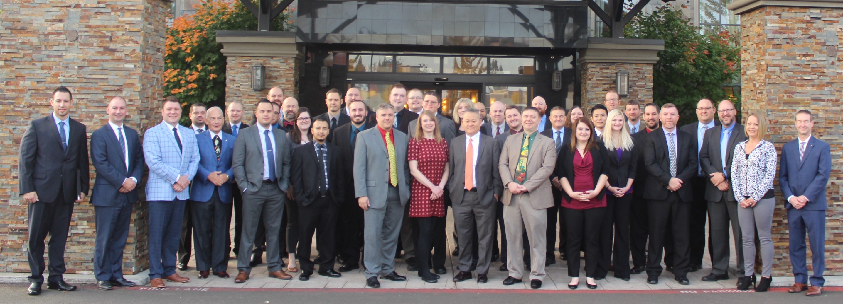 Oregon Governor visits United Finance Co